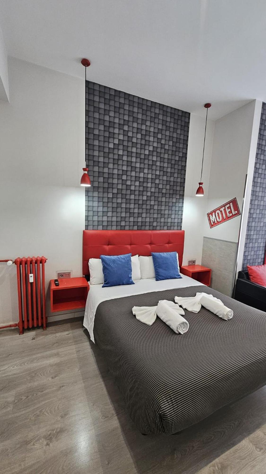 Hostal Lauria — Foto 2
